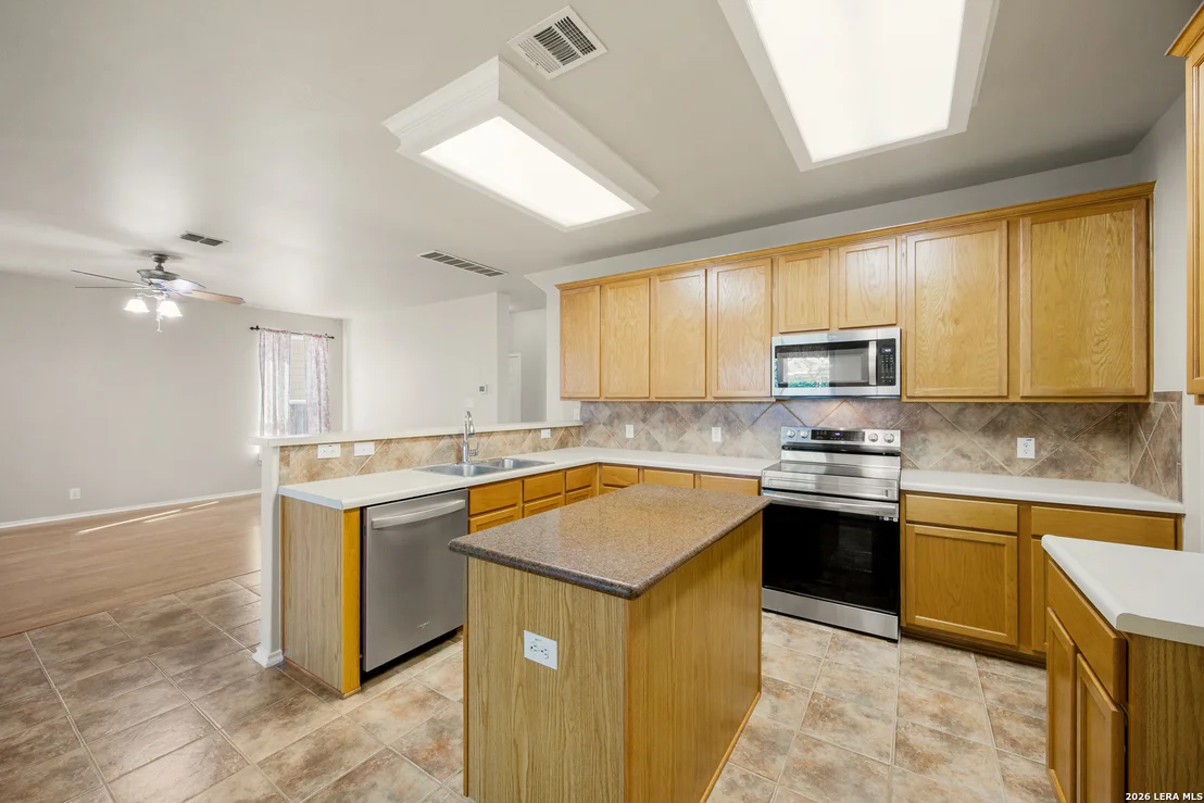 Photo of 17230 Darien Wing