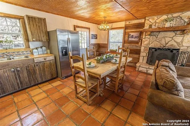 Photo of 606 Canyon Oaks Dr