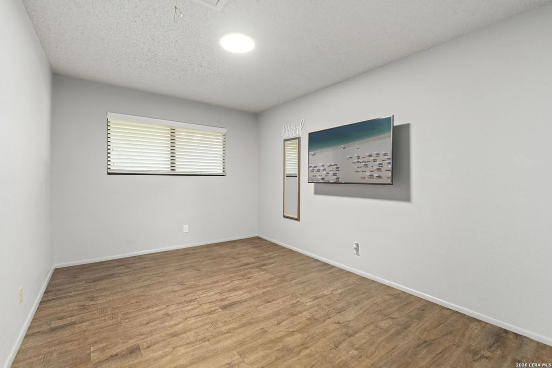 Photo of 669 Mary Blvd