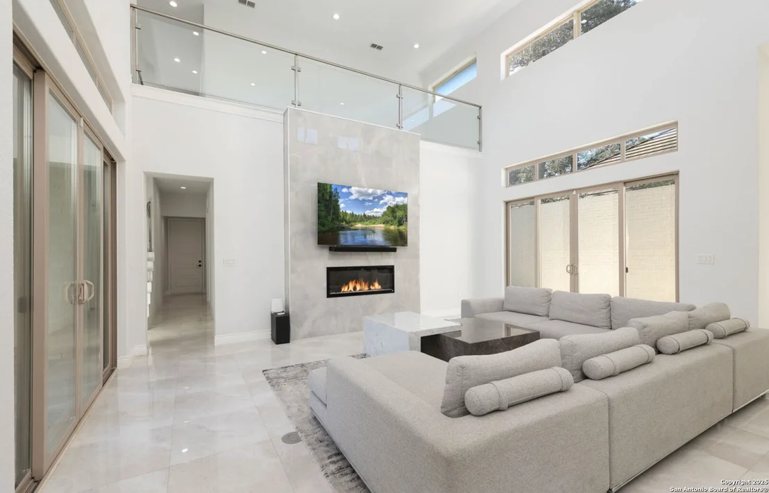 Photo of 28 BURNHAM GLN