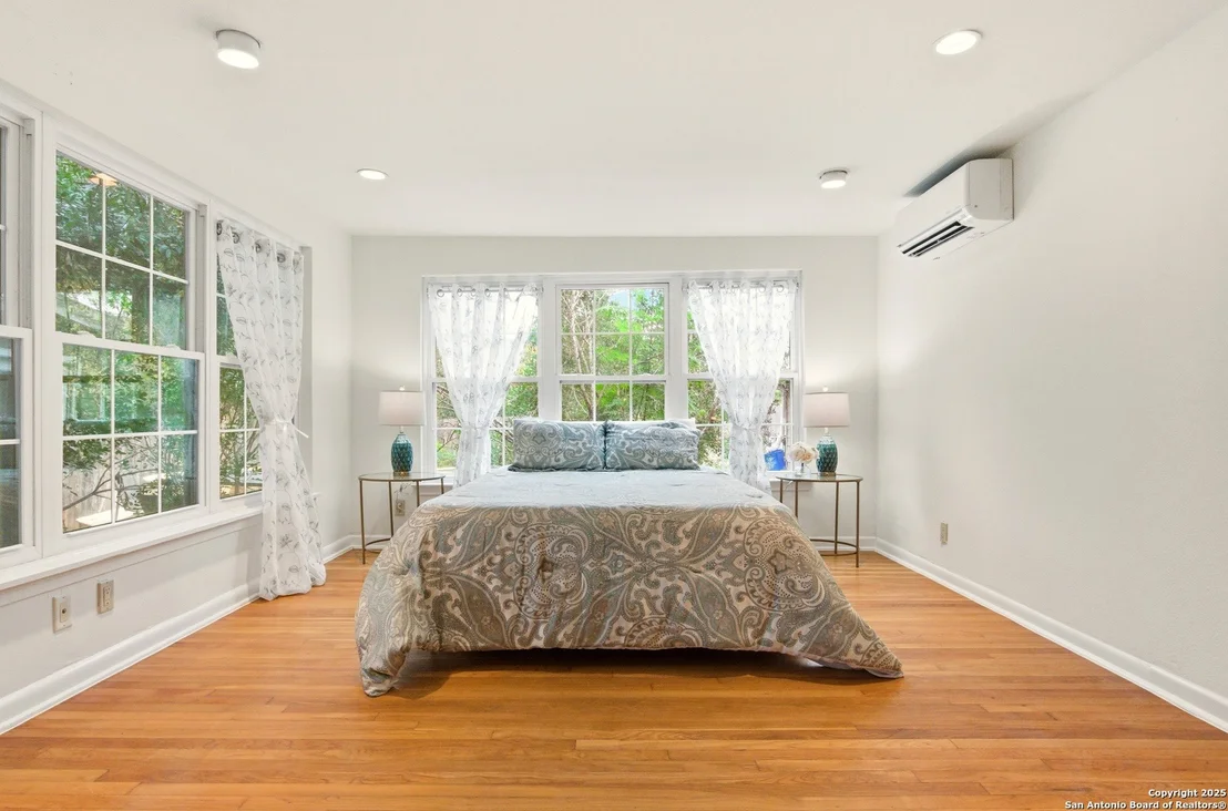 Photo of 112 Lyman