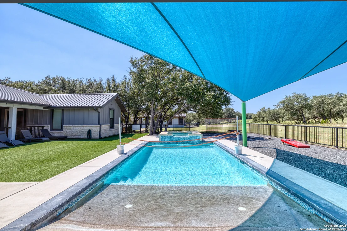 Photo of 989 Mountain Valley Drive