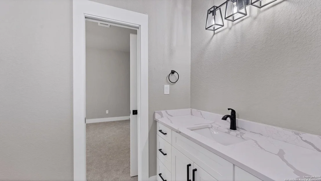 Photo of 725 Winding View