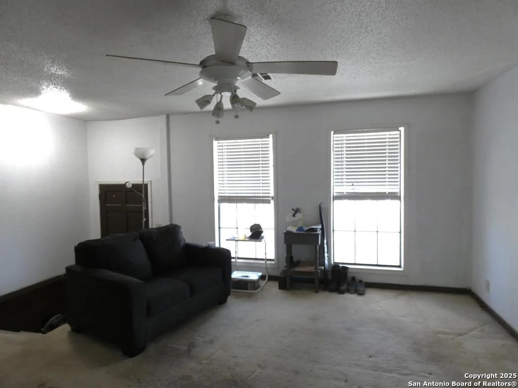 Photo of 227 Deaf Smith Rd