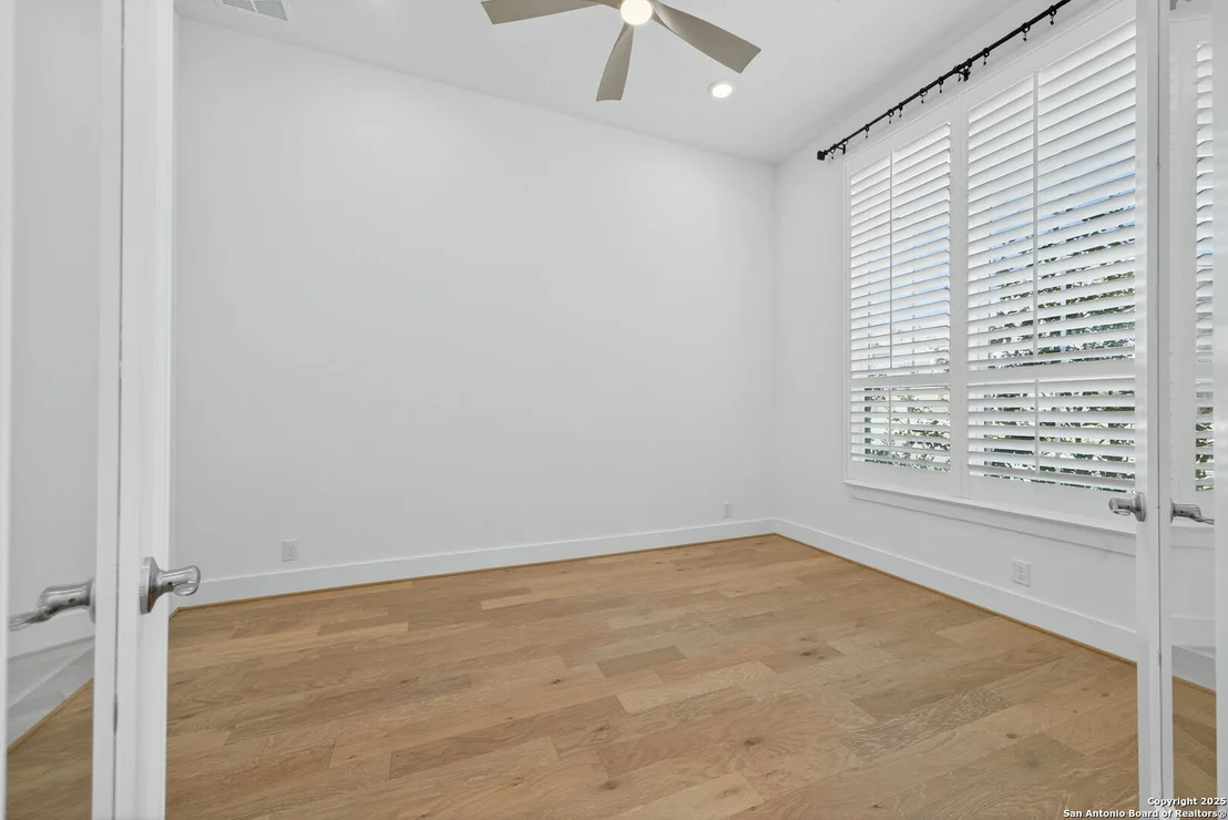 Photo of 8608 Shady Gate