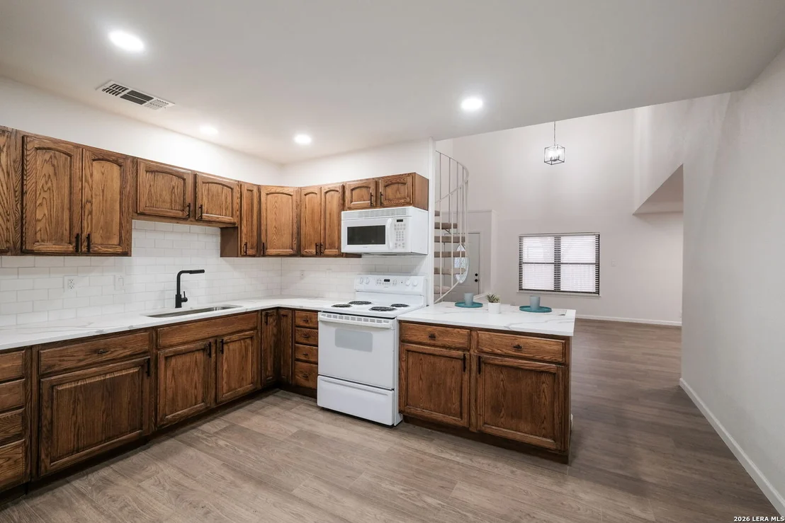 Photo of 5438 Maple Vista