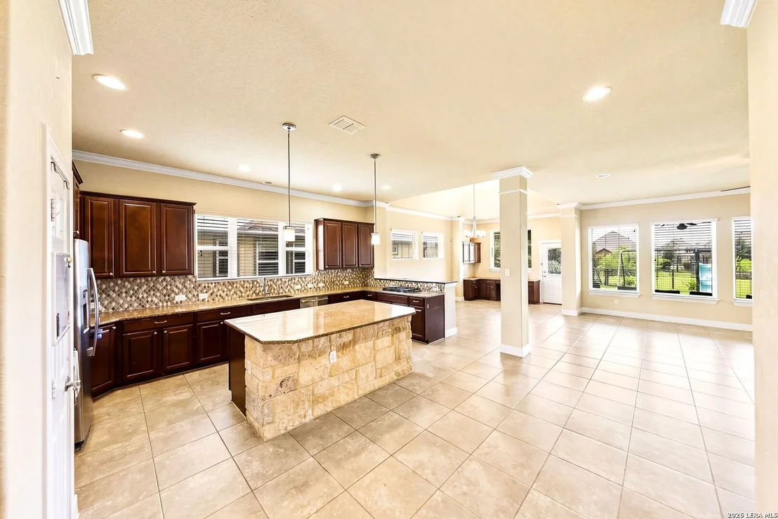 Photo of 11812 Field Bend