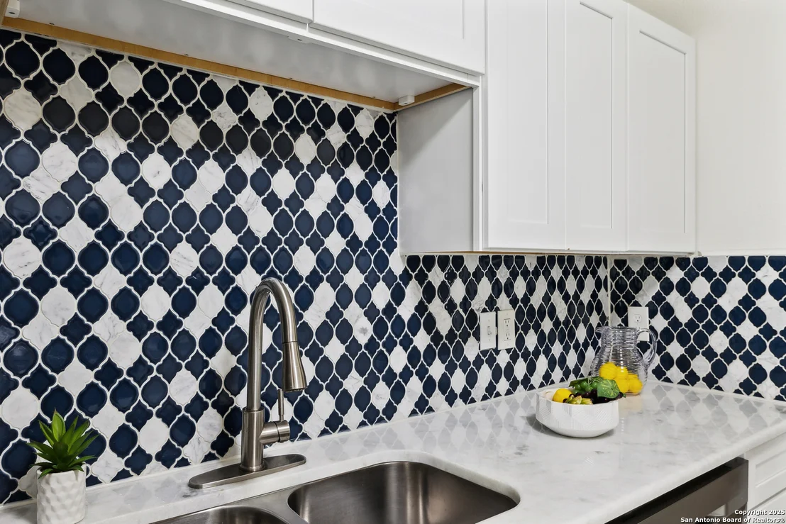 Photo of 630 Lovera