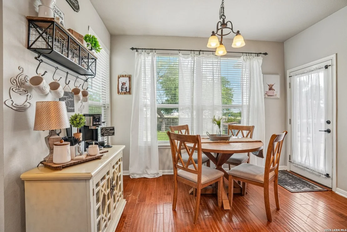 Photo of 990 OAK PARK