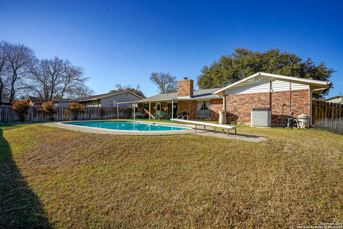 Photo of 6514 Robin Forest