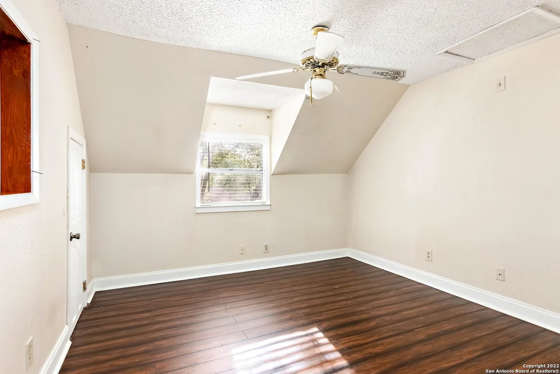 Photo of 4018 MEEKS AVE