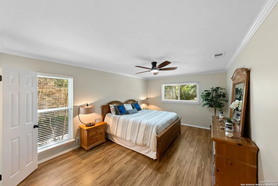 Photo of 15251 Oak Spring