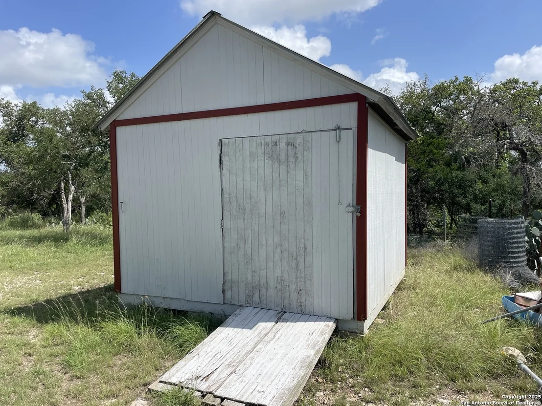 Photo of 233 COUNTY ROAD 340