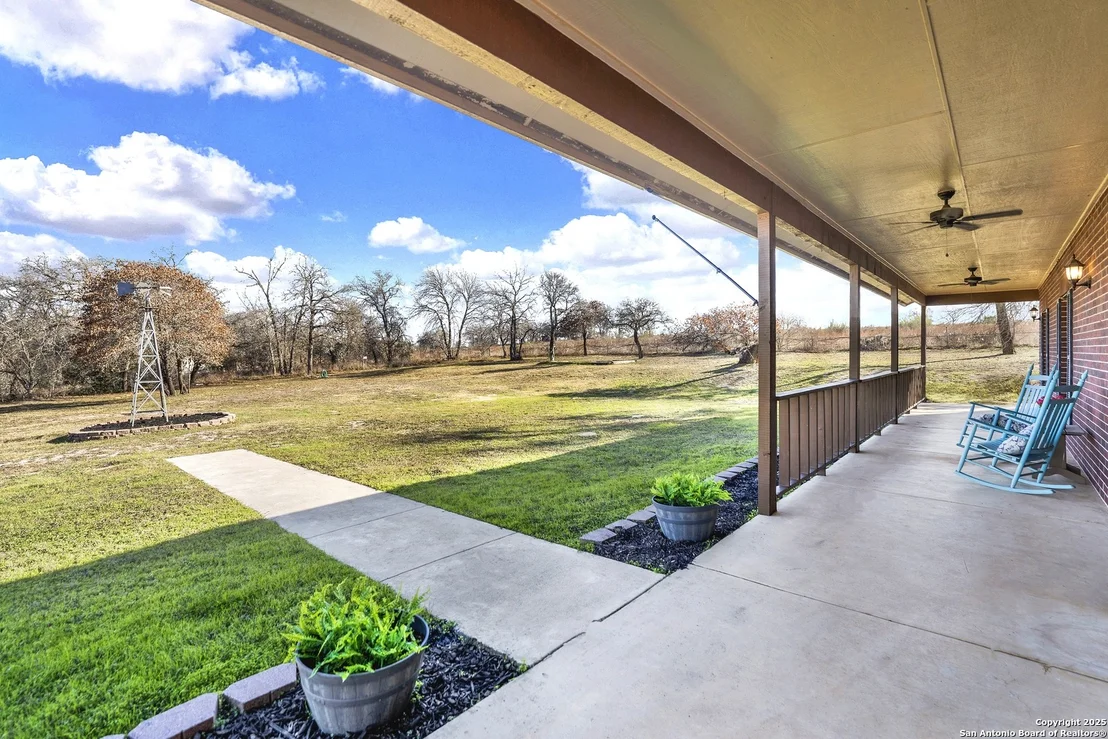 Photo of 330 TWIN OAK