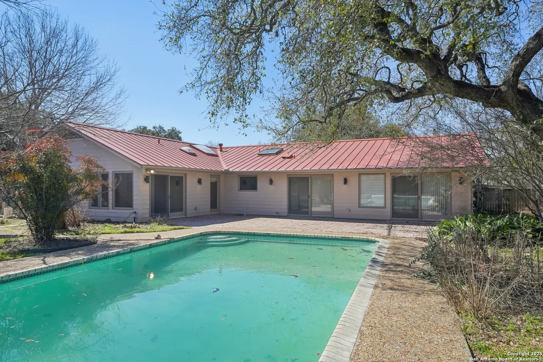 Photo of 122 Long Bow Rd.
