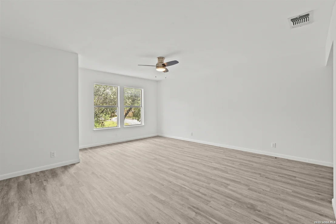 Photo of 1923 TOWN OAK DR