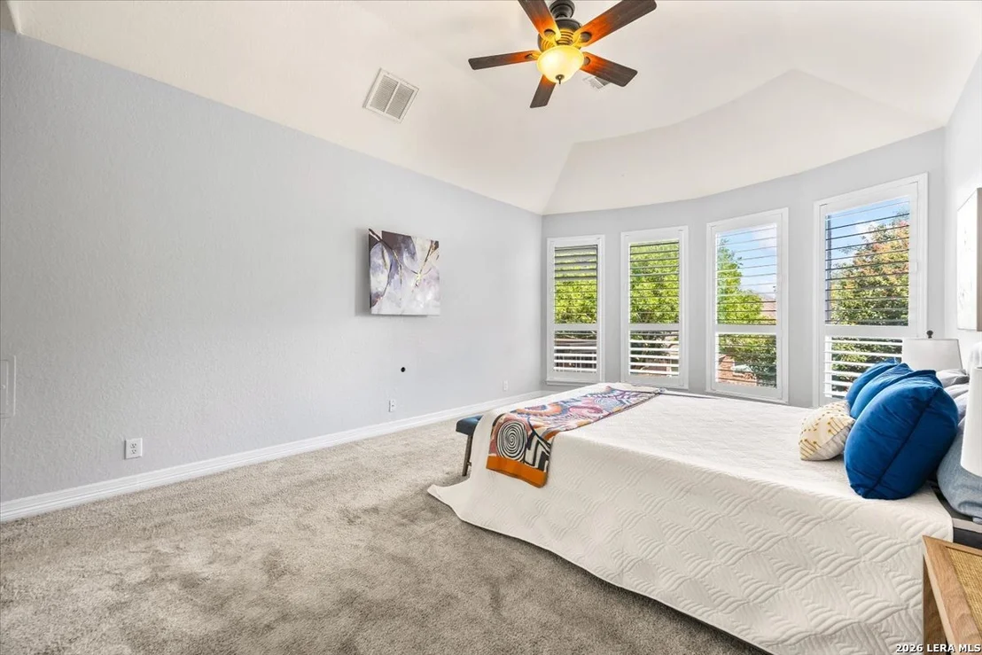 Photo of 430 White Cyn