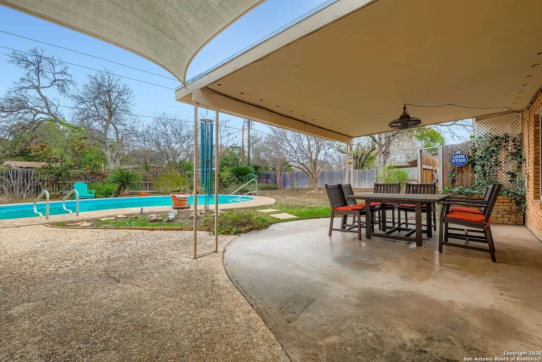 Photo of 615 CAVE LN