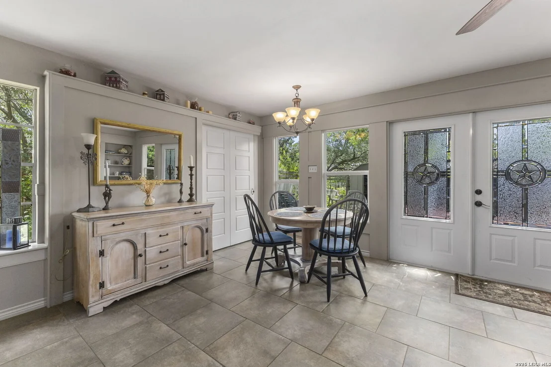 Photo of 346 RAINBOW DR