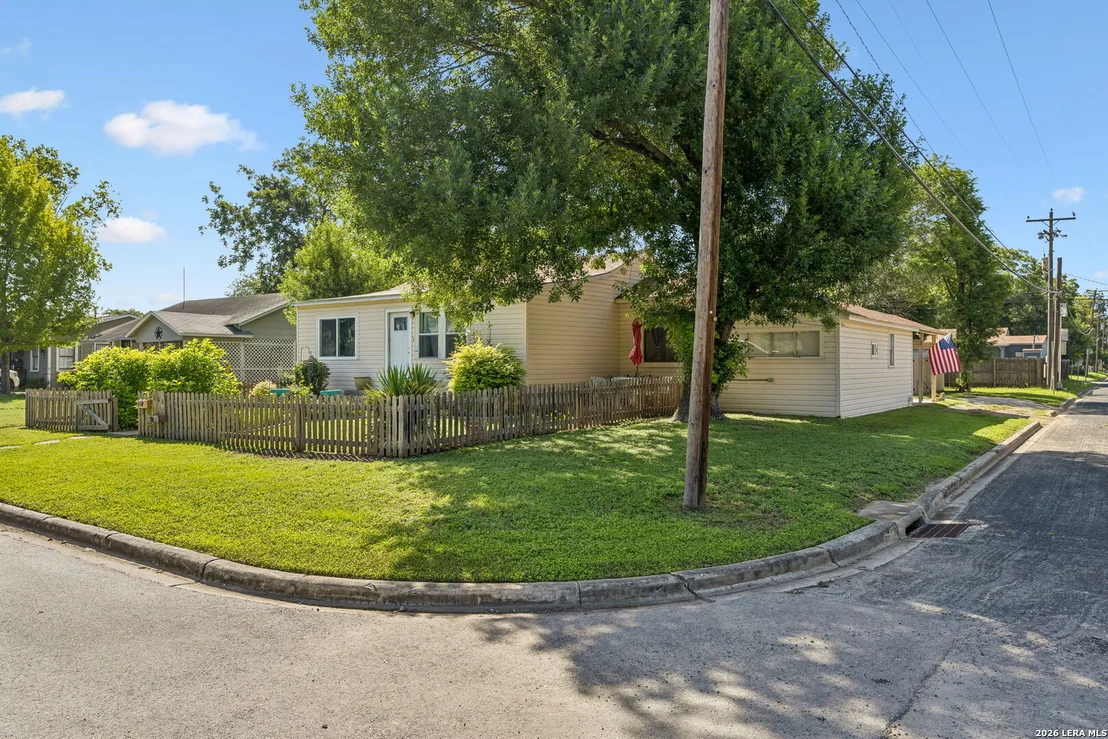 Photo of 600 Winburn Ave
