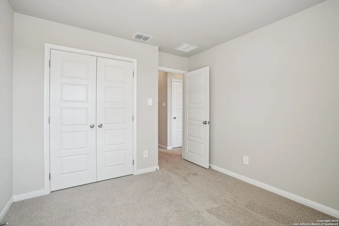 Photo of 10295 King Robert