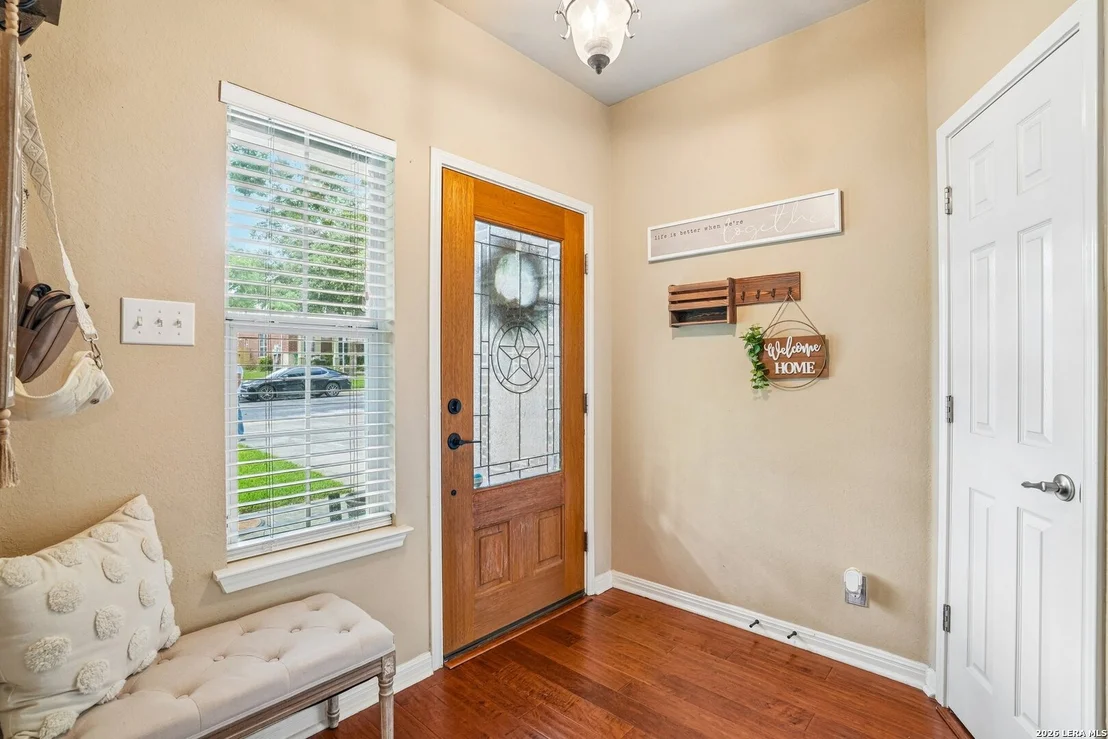 Photo of 990 OAK PARK