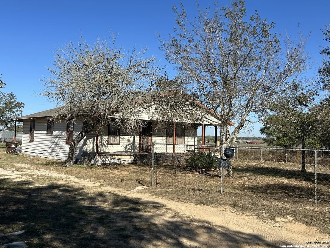 Photo of 406 Hernandez