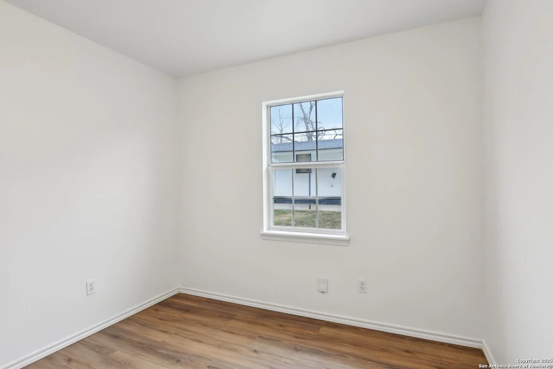 Photo of 843 Deely Place