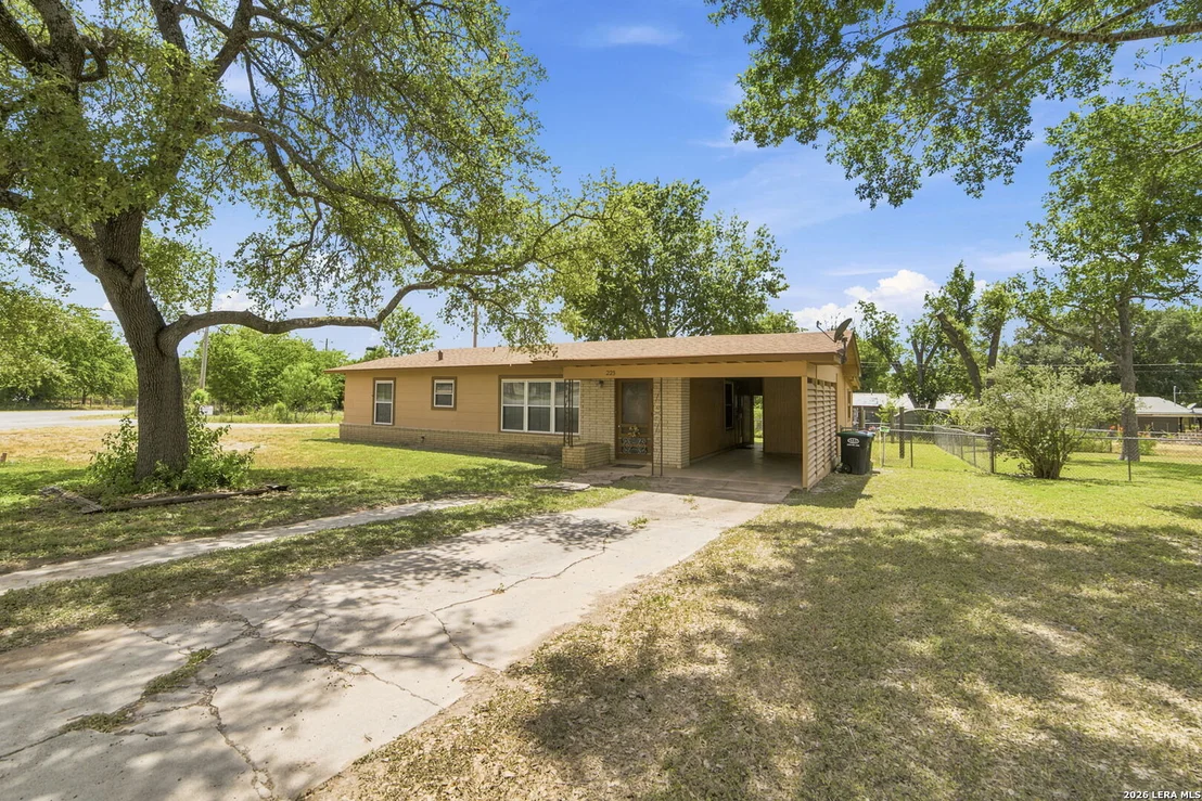 Photo of 225 LOWER LACOSTE RD