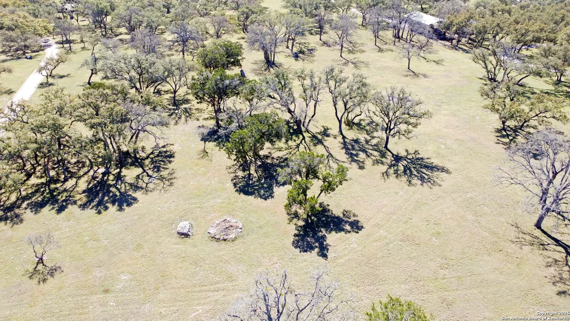 Photo of 582 Whispering Oaks