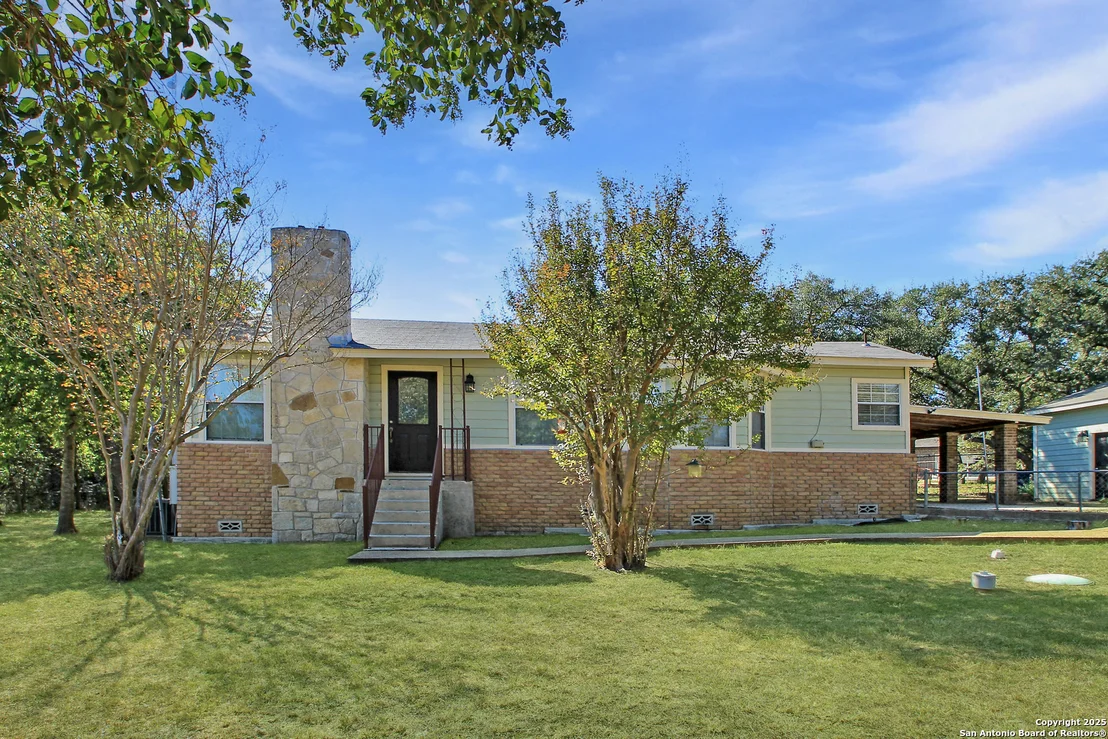 Photo of 1102 Mendelin