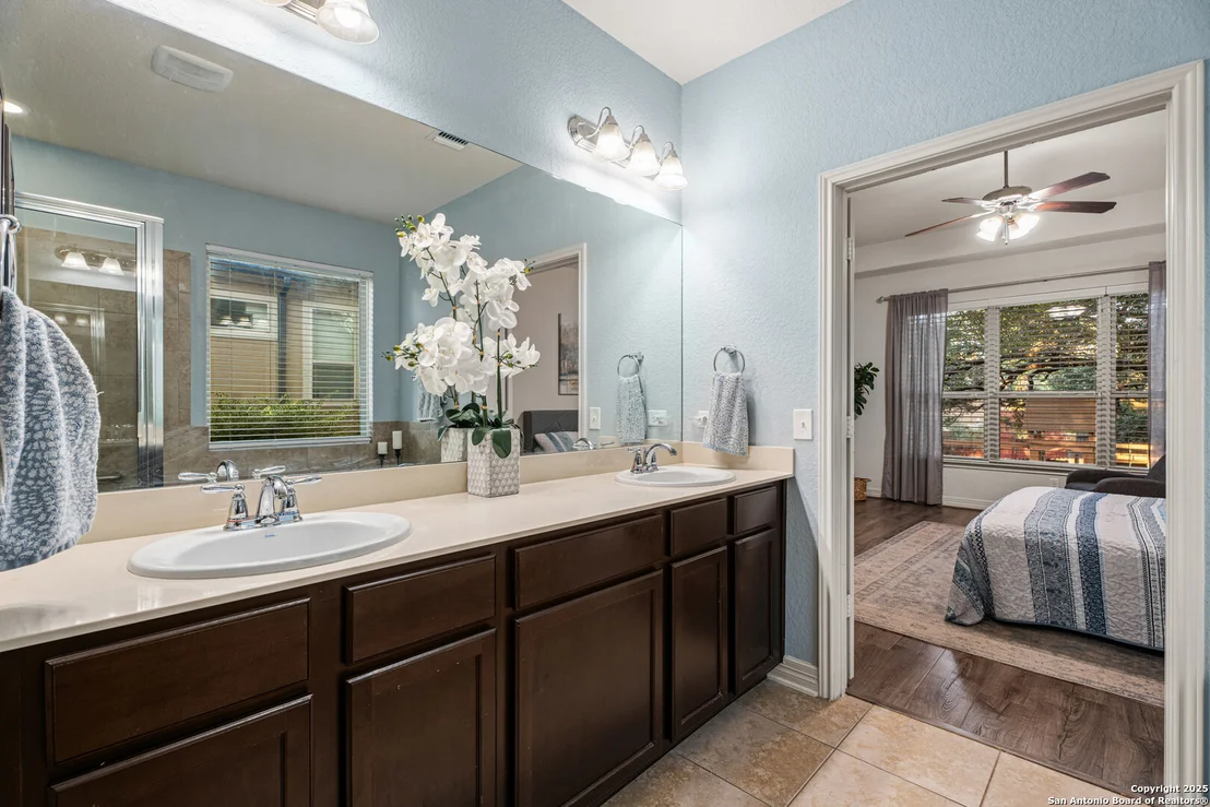 Photo of 1706 Nightshade