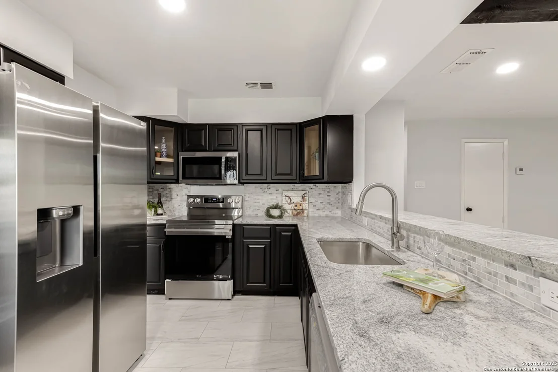 Photo of 6135 ROYAL PT