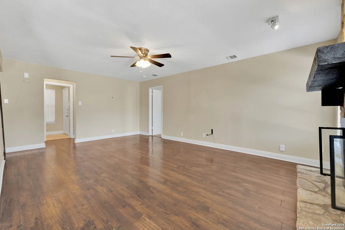 Photo of 6135 Windbrooke