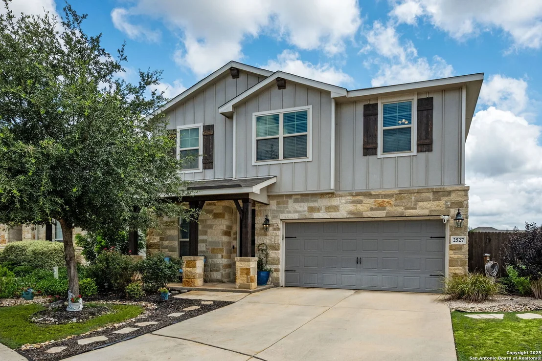 Photo of 2527 CASTELLO WAY