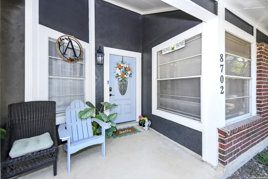 Photo of 8702 Collingwood