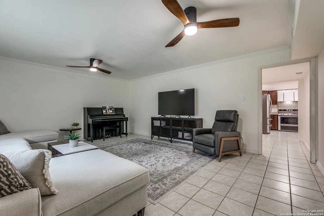 Photo of 230 One Oak Dr.