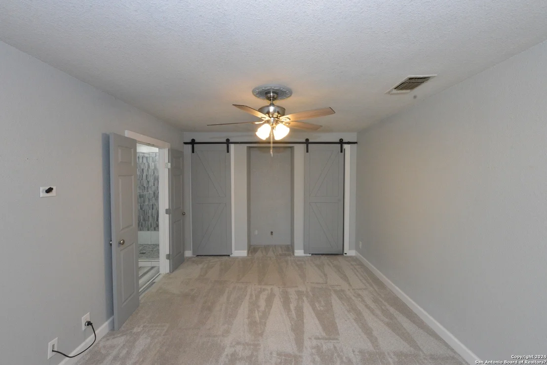 Photo of 4427 GREYSTONE DR