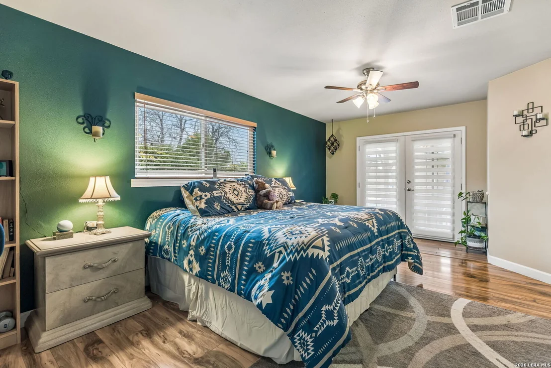 Photo of 218 Whispering Oaks