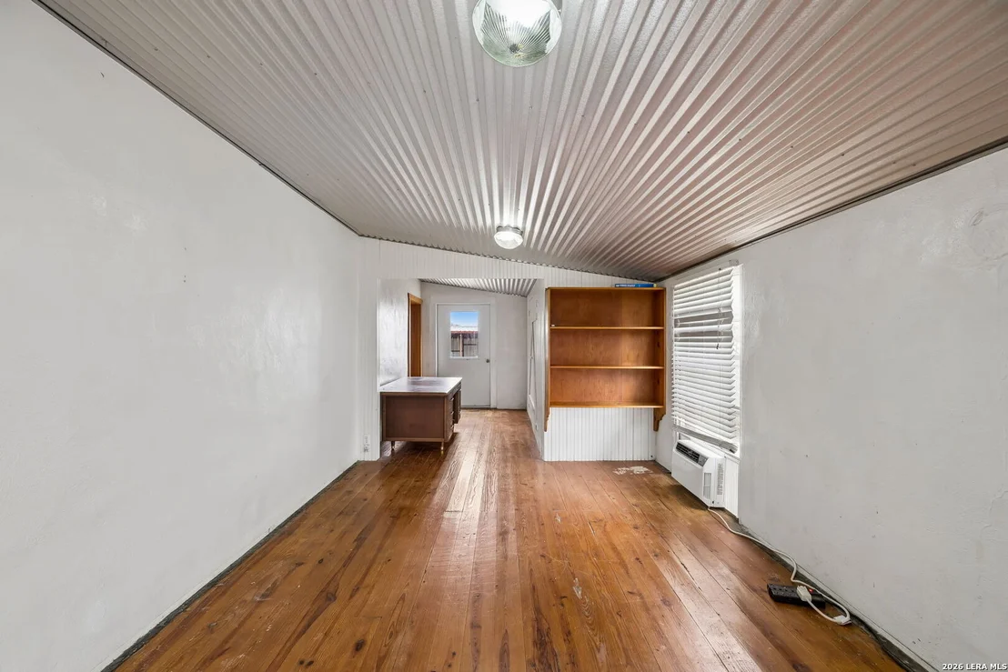 Photo of 48 Holiday Rd