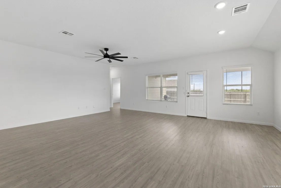 Photo of 105 OLYMPIC CV