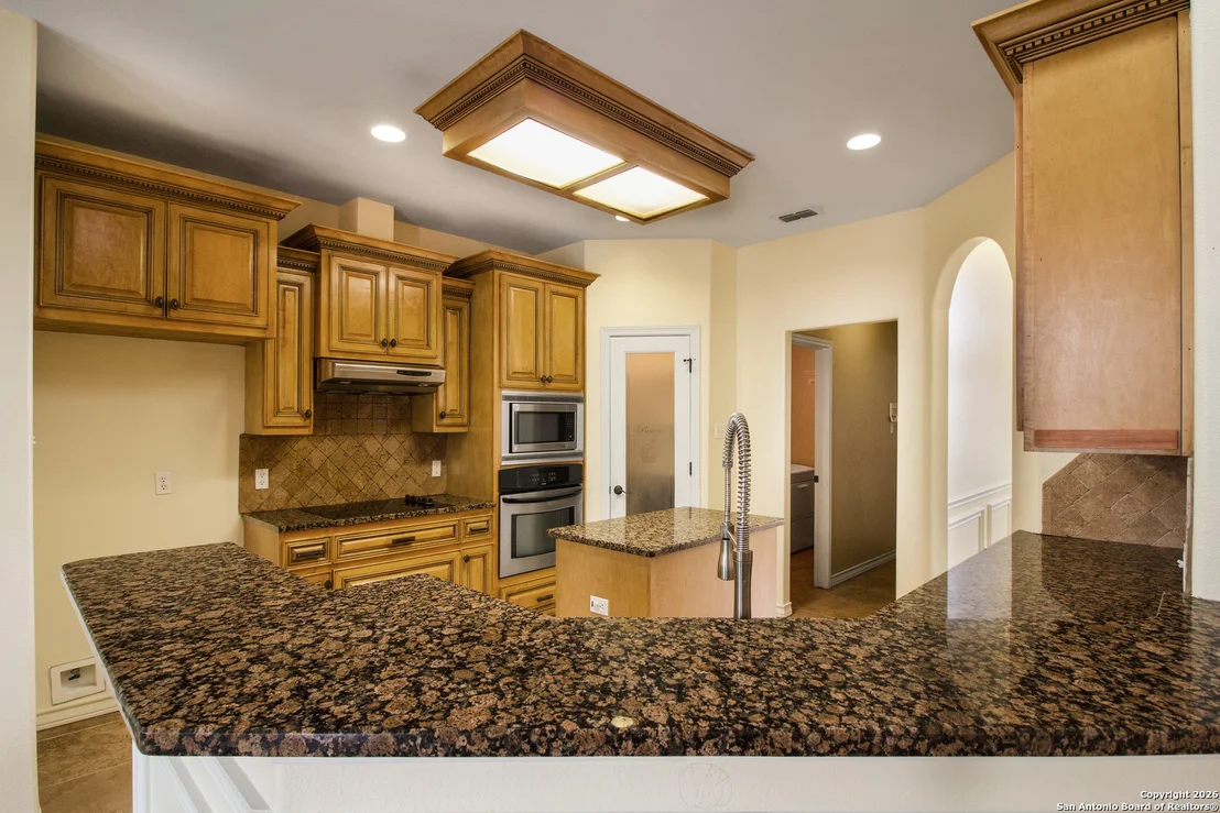 Photo of 6825 Old Square
