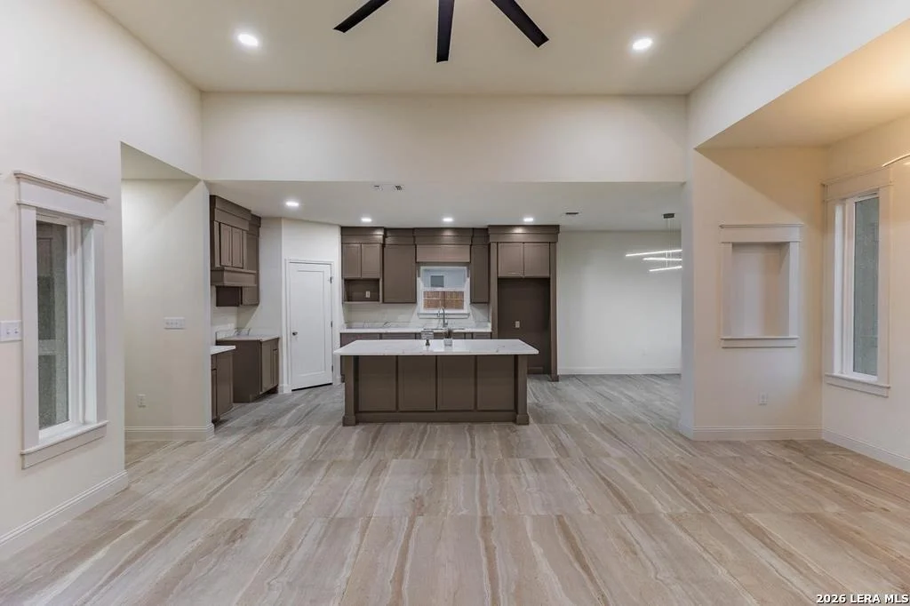 Photo of 825 Ceniza Dr.