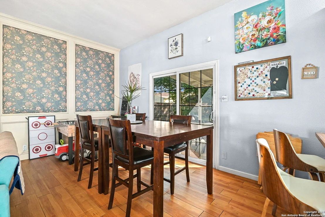 Photo of 10110 Cedarvale