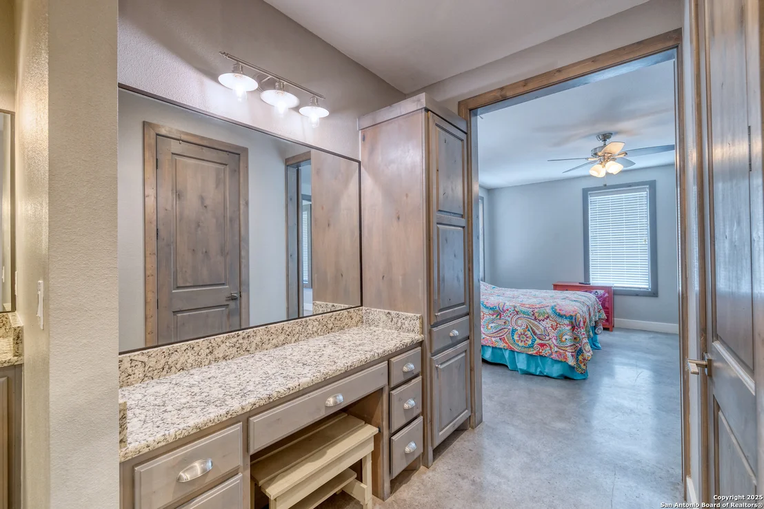 Photo of 989 Mountain Valley Drive
