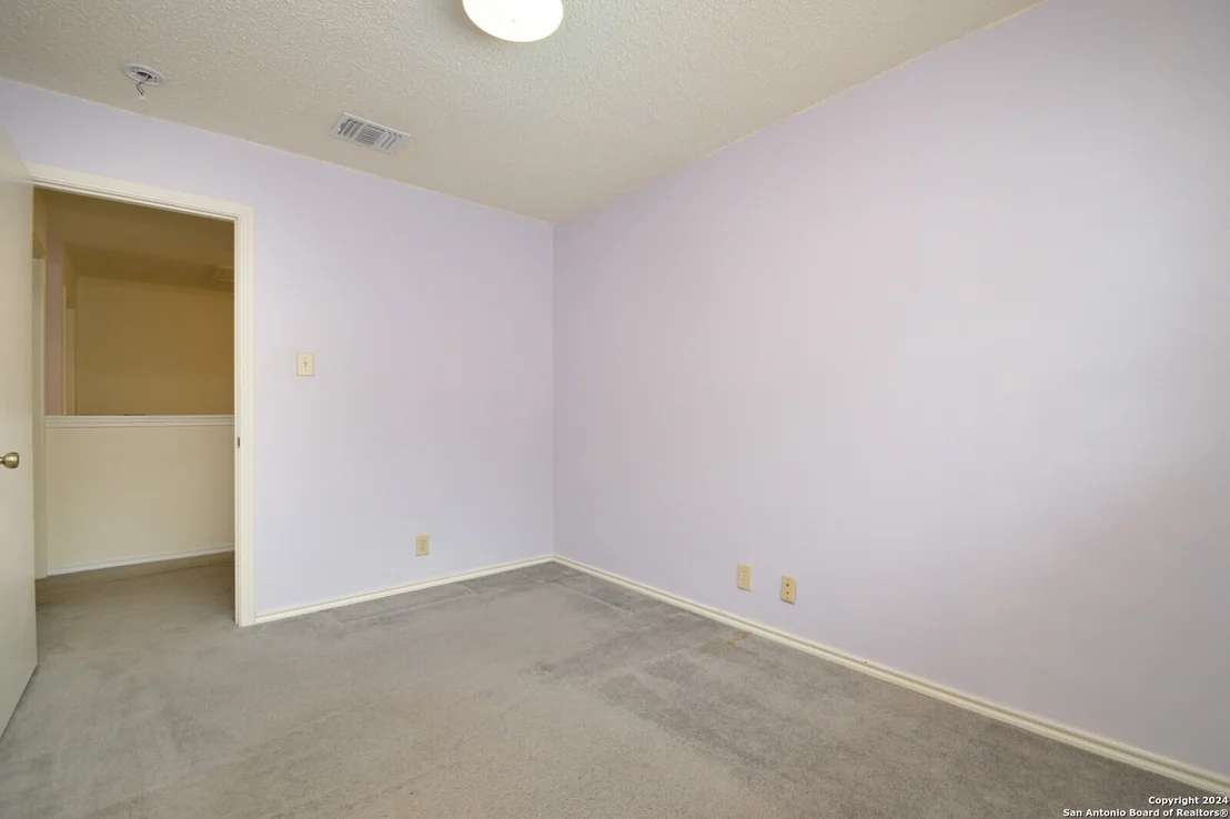 Photo of 7724 Wood Bluff