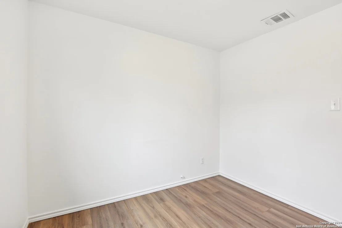 Photo of 843 Deely Place
