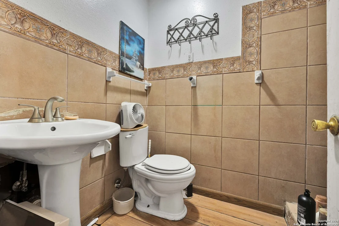 Photo of 6718 Pear Tree