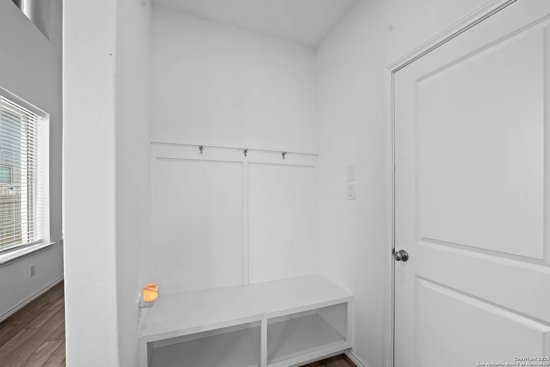 Photo of 2641 White Willow