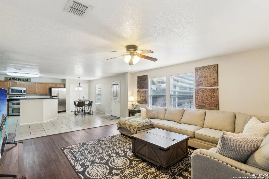 Photo of 141 GATEWOOD FLS